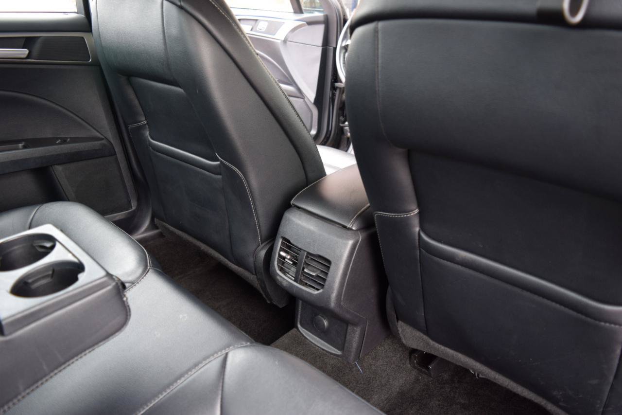 Used 2017 Ford Fusion SE w/ Fusion SE Technology Package FWD image 36