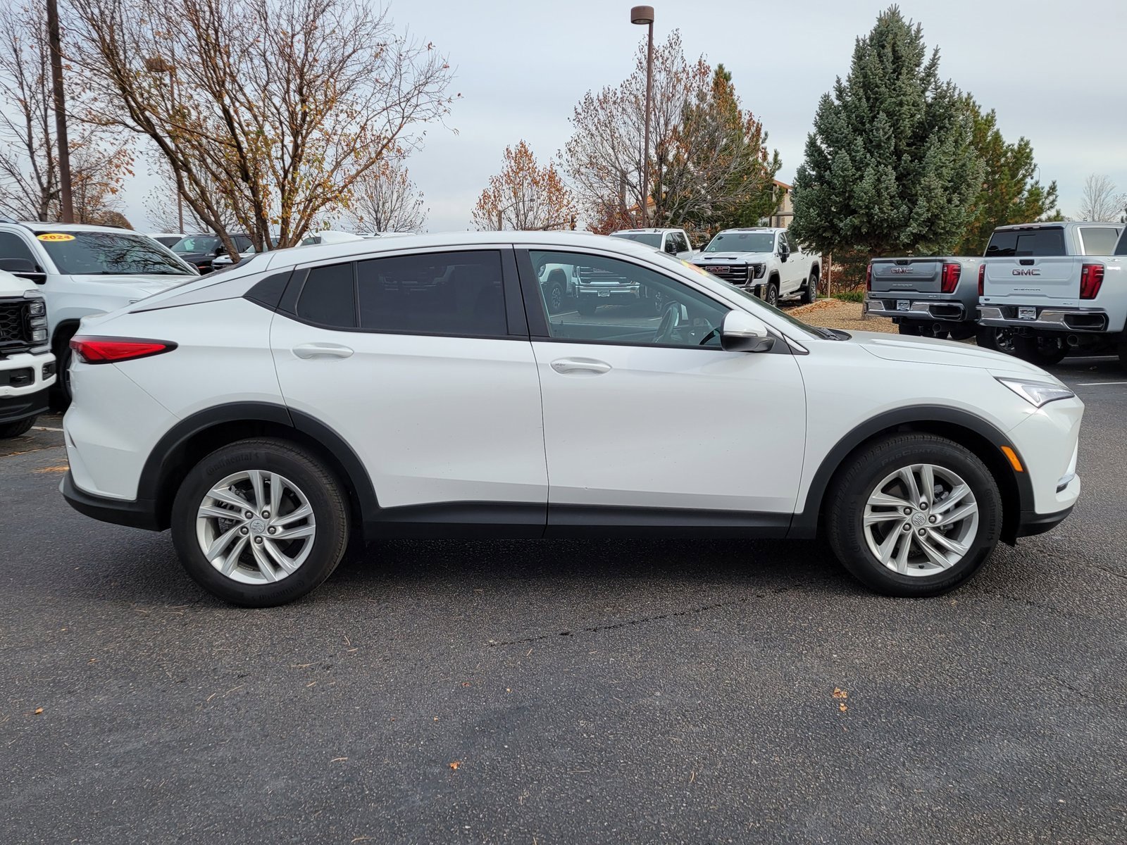 Used 2024 Buick Envista Preferred w/ Advanced Safety Package image 2