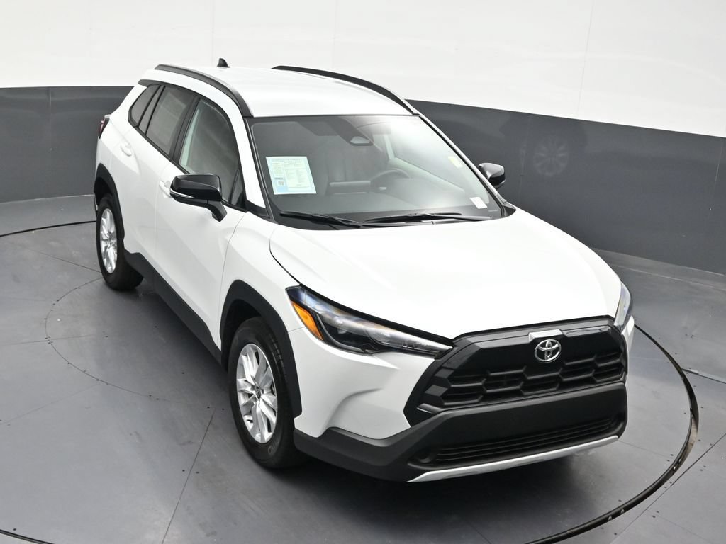 Used 2026 Toyota Corolla Cross LE FWD image 23