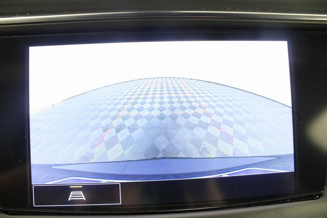 Used 2022 Buick Enclave Essence image 3