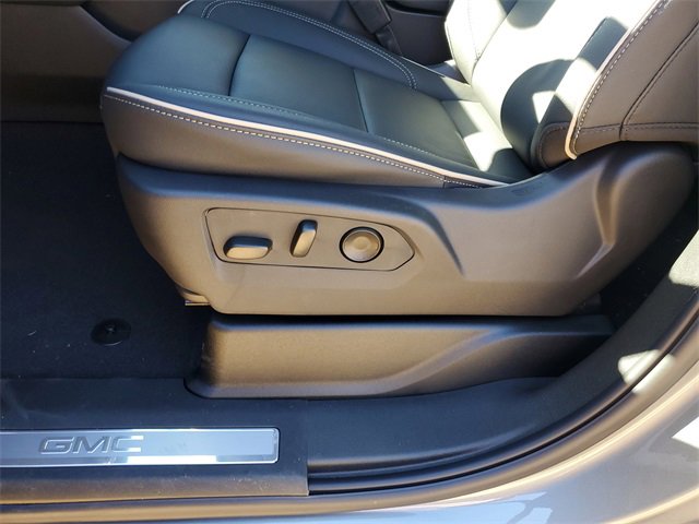 New 2026 GMC Yukon Elevation w/ Elevation Premium Package image 13