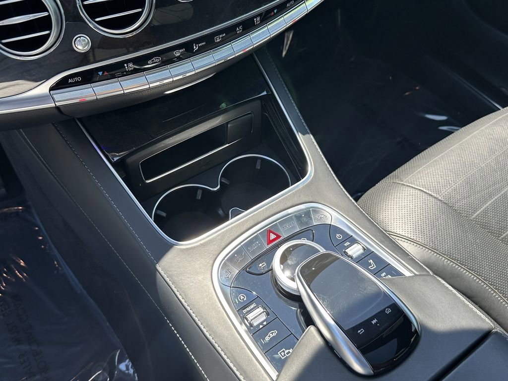 Used 2019 Mercedes-Benz S 560 Sedan image 32