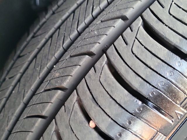 Used 2025 Ford Explorer Active w/ Active Comfort Package RWD image 26