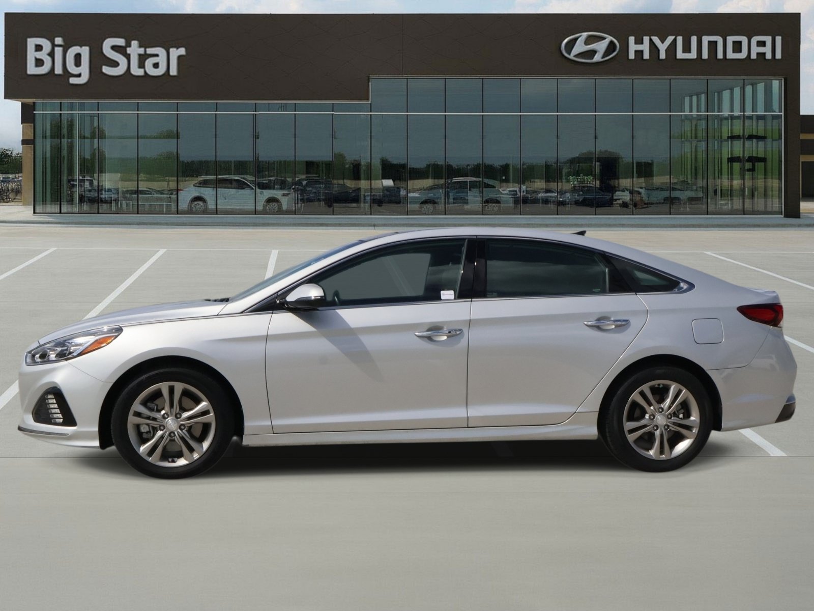Used 2019 Hyundai Sonata Limited w/ Ultimate Package 04 FWD image 2