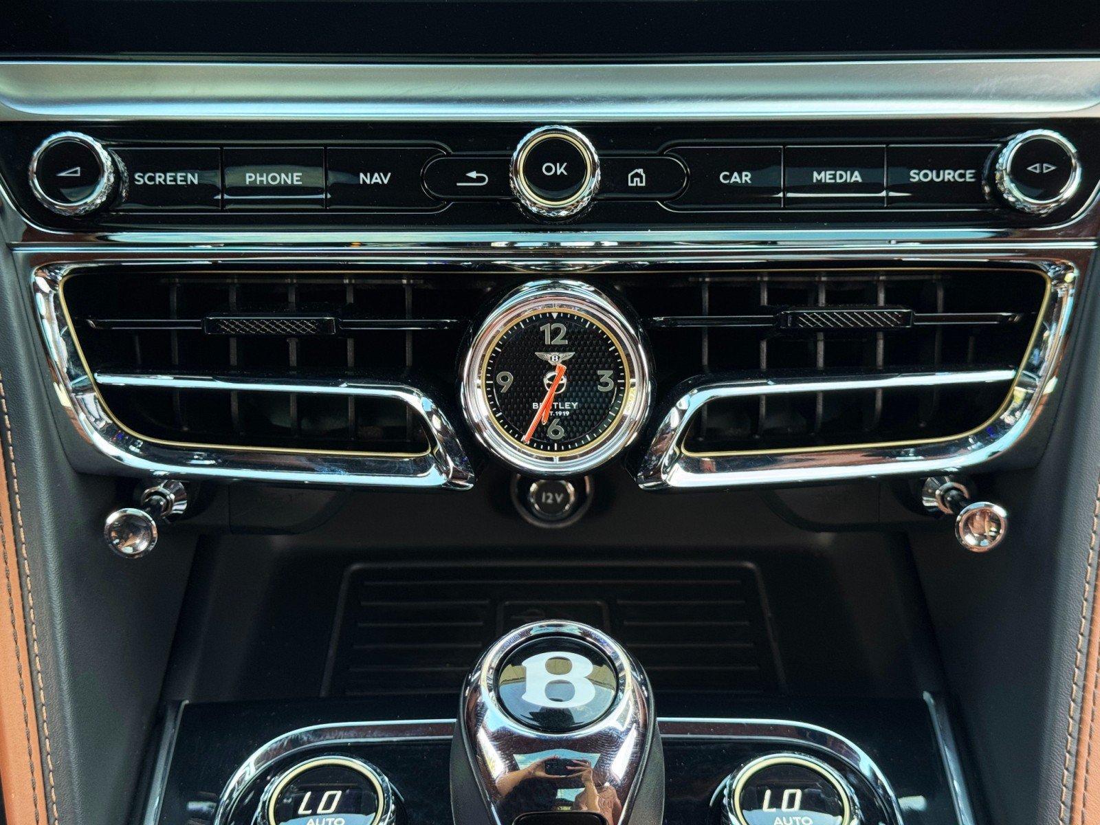 Used 2023 Bentley Flying Spur Azure AWD/4WD image 37