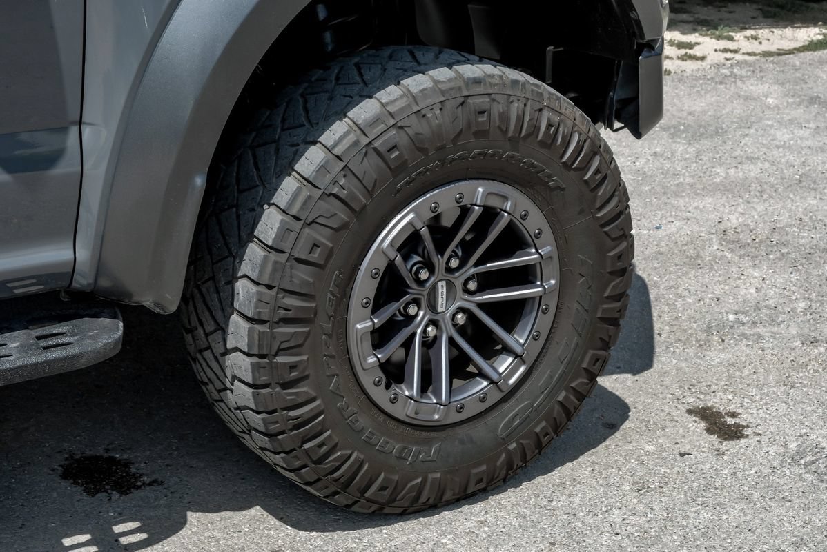 Used 2020 Ford F150 Raptor w/ Equipment Group 802A Luxury AWD/4WD image 59