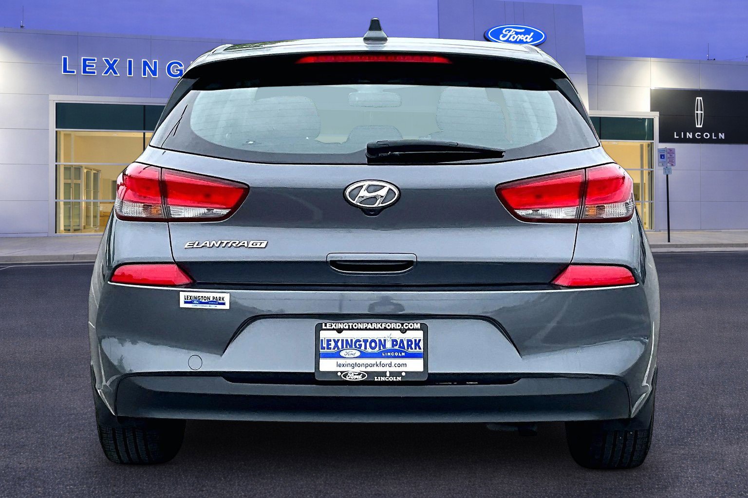 Used 2018 Hyundai Elantra GT FWD image 6