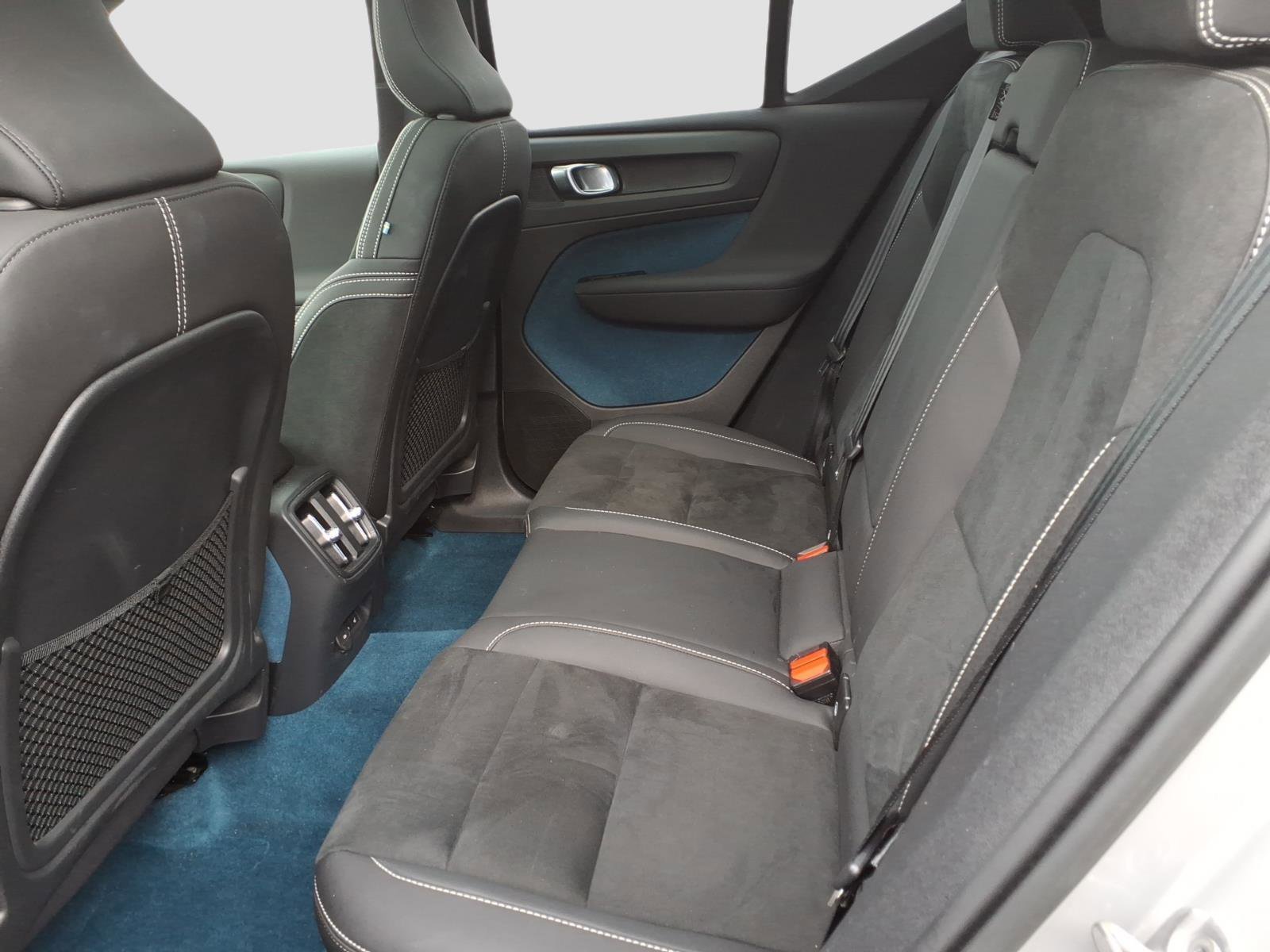 Used 2023 Volvo XC40 Recharge Ultimate image 14