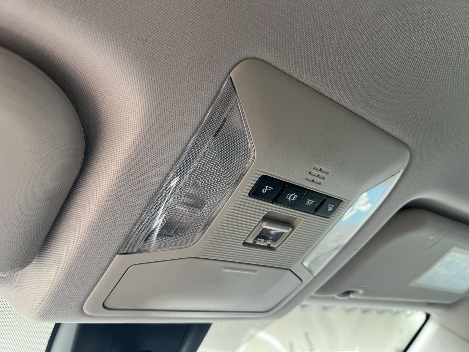 Used 2019 Toyota RAV4 LE AWD/4WD image 34