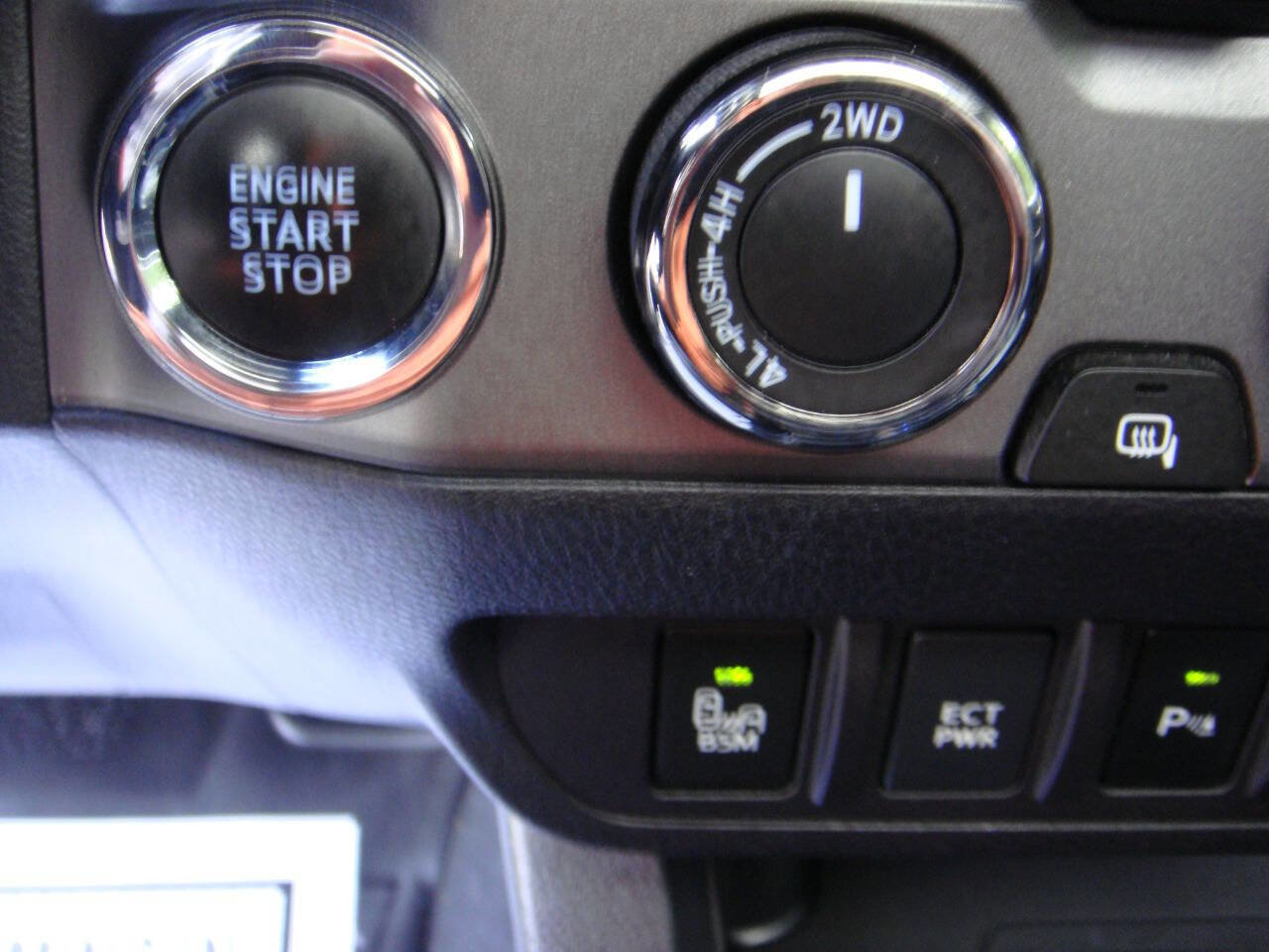 Used 2019 Toyota Tacoma TRD Sport image 15
