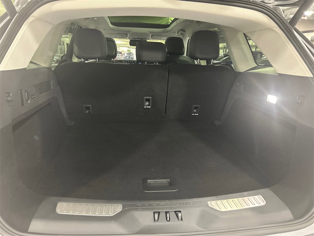 Used 2025 Lincoln Nautilus Premier w/ Equipment Group 102A image 26