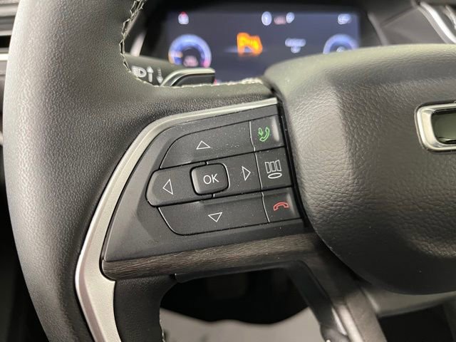 Used 2025 Jeep Grand Cherokee Limited AWD/4WD image 21