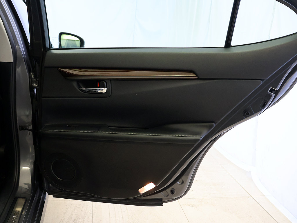 Used 2015 Lexus ES 350 w/ Premium Package FWD image 27