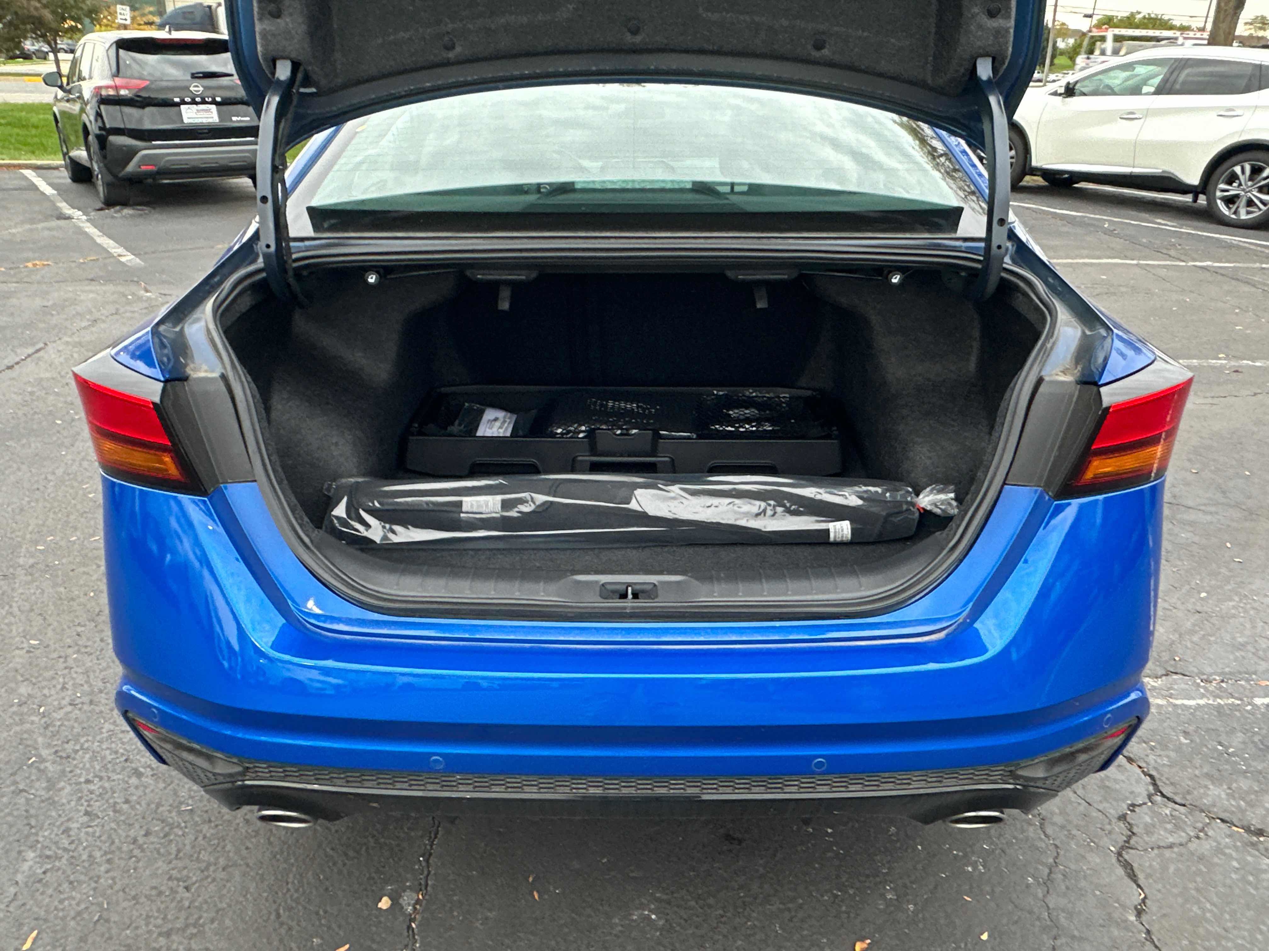 New 2025 Nissan Altima 2.5 SR image 17