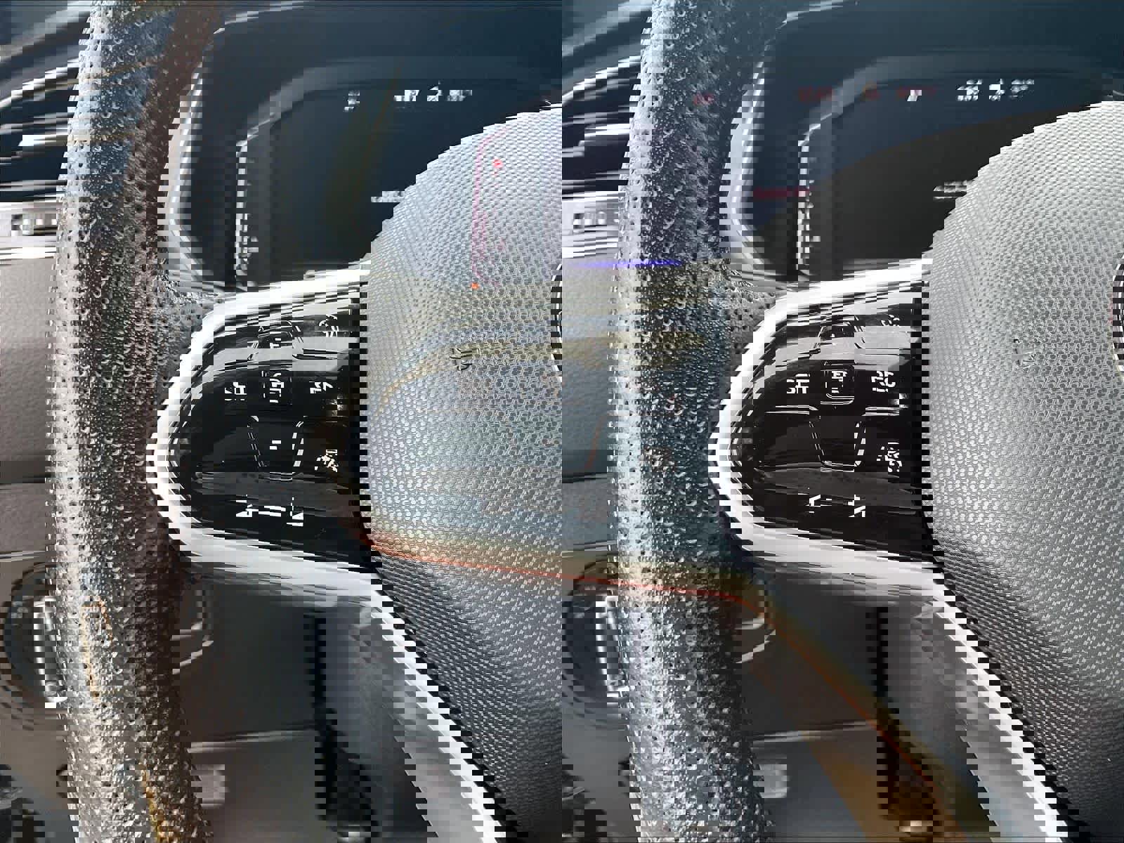 Used 2022 Volkswagen Tiguan SEL R-Line image 23