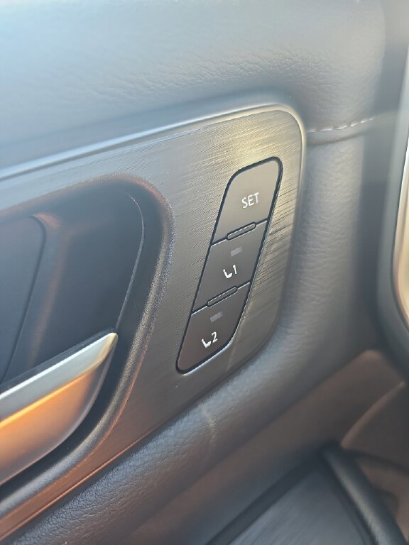 New 2026 Nissan Armada SL w/ Captain's Chari Seat Package image 17