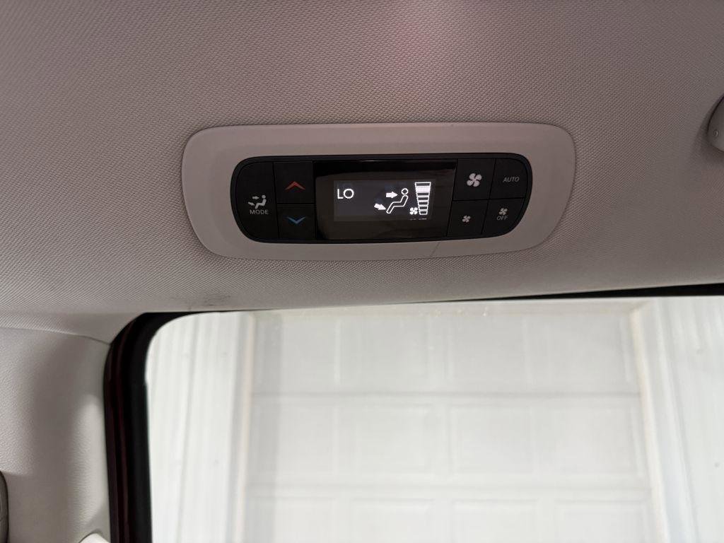 Used 2018 Chrysler Pacifica Touring Plus image 25