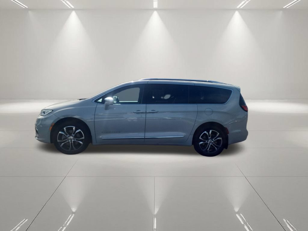 Used 2021 Chrysler Pacifica Pinnacle AWD/4WD image 3