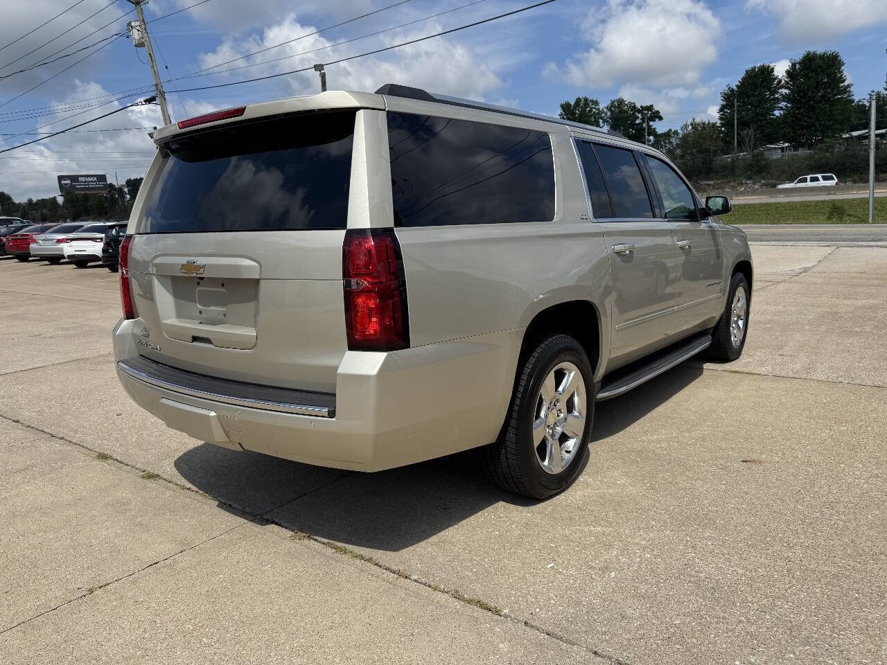 Used 2016 Chevrolet Suburban LTZ w/ Max Trailering Package AWD/4WD image 9