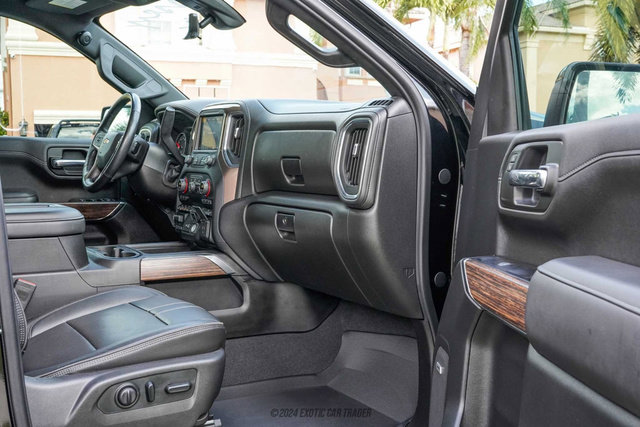 Used 2019 Chevrolet Silverado 1500 High Country w/ Technology Package AWD/4WD image 50