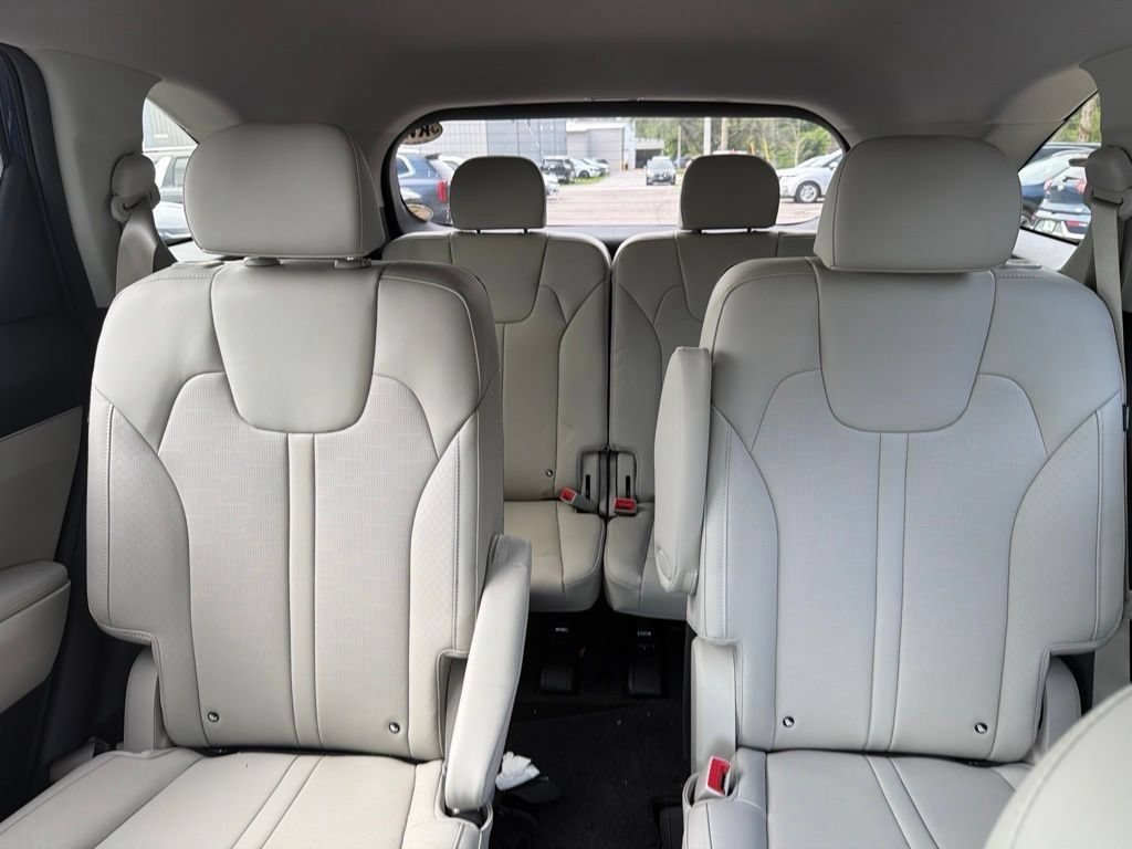 Certified 2025 Kia Sorento EX FWD image 18