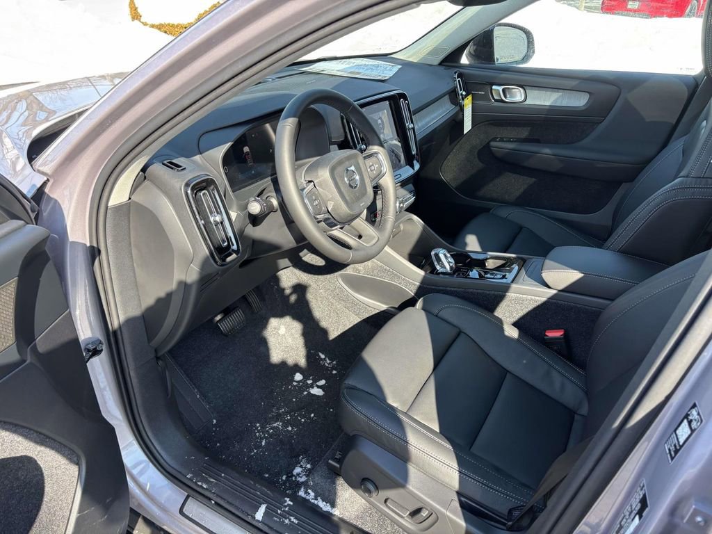 New 2026 Volvo XC40 B5 Ultra w/ Protection Package Premier image 24