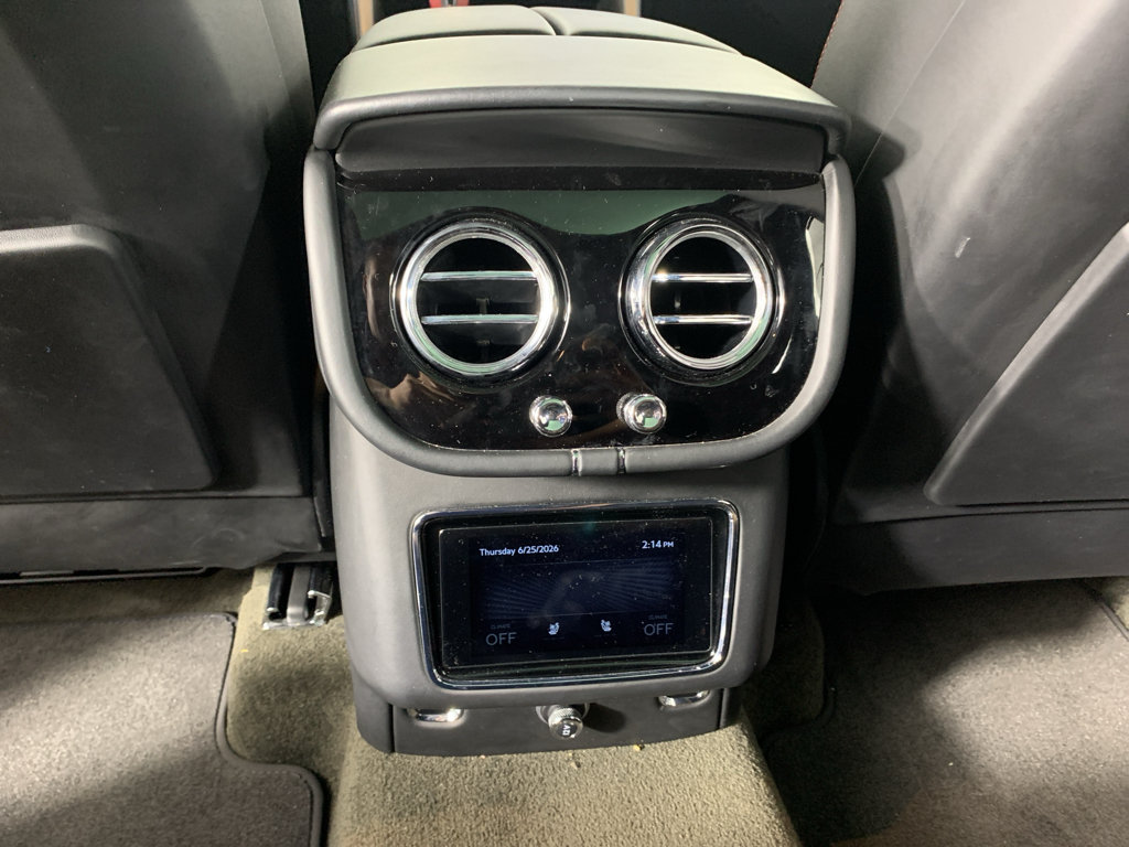 Used 2023 Bentley Bentayga AWD/4WD image 33