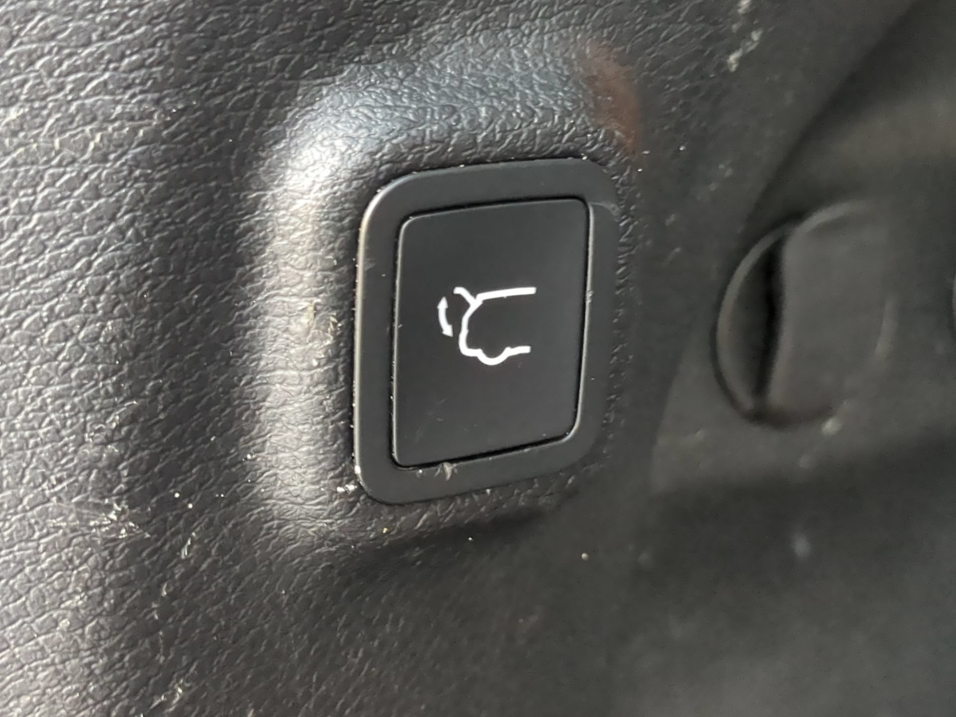 Used 2020 Jeep Cherokee Limited w/ Trailer Tow Group AWD/4WD image 47