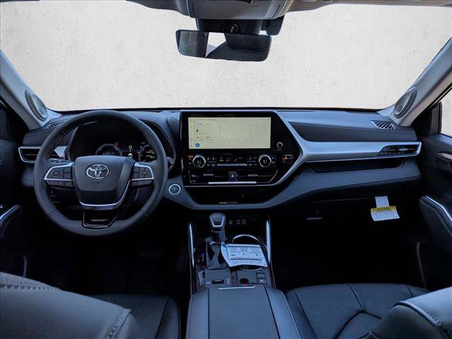 New 2026 Toyota Highlander Platinum image 14