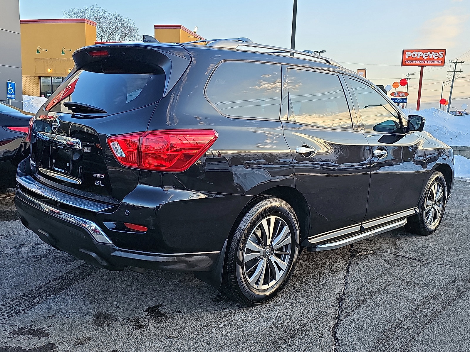 Used 2020 Nissan Pathfinder SL image 6