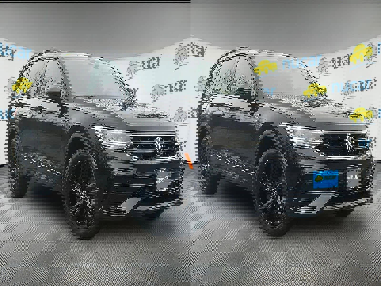 Certified 2023 Volkswagen Tiguan SE R-Line image 1