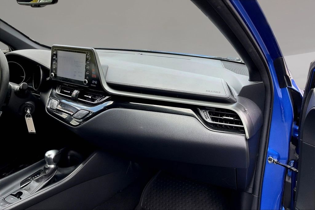Used 2019 Toyota C-HR LE FWD image 25