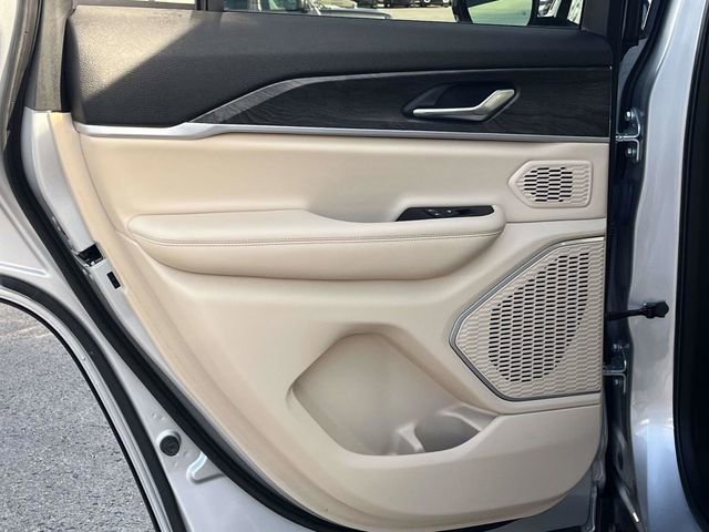 Used 2022 Jeep Grand Cherokee Limited w/ MOPAR Finishing Package image 16