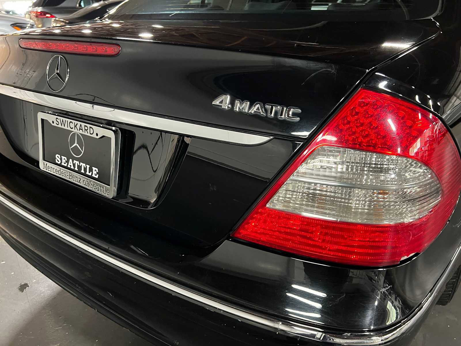 Used 2008 Mercedes-Benz E 350 4MATIC Sedan image 15