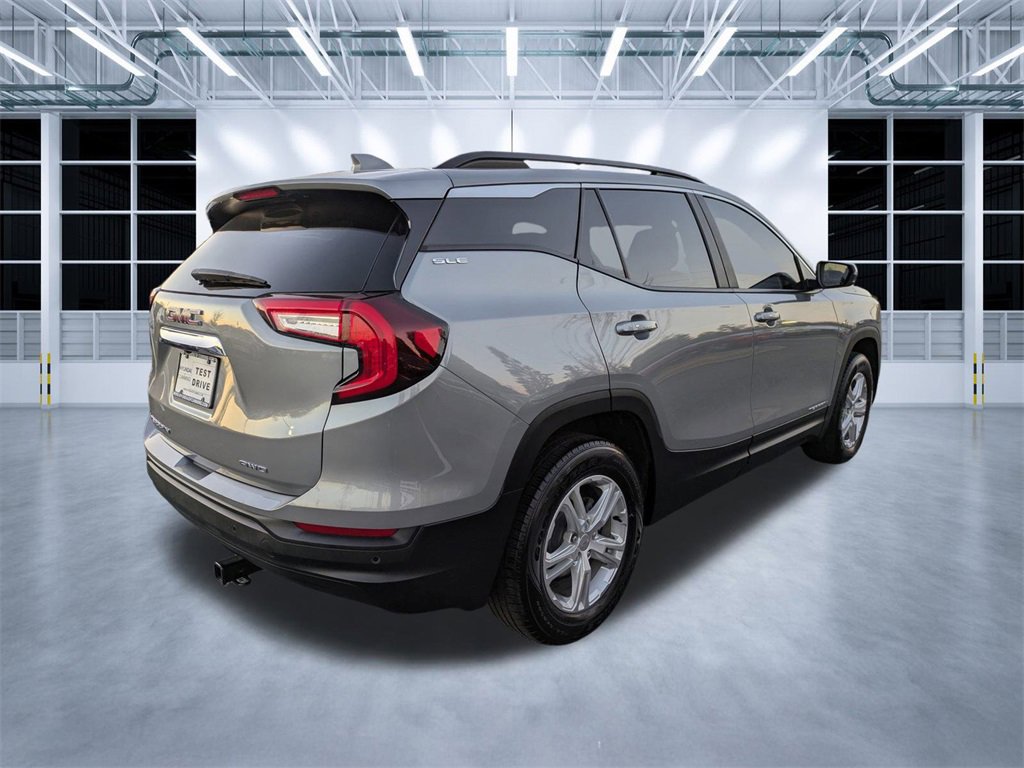 Used 2023 GMC Terrain SLE w/ Driver Convenience Package image 4