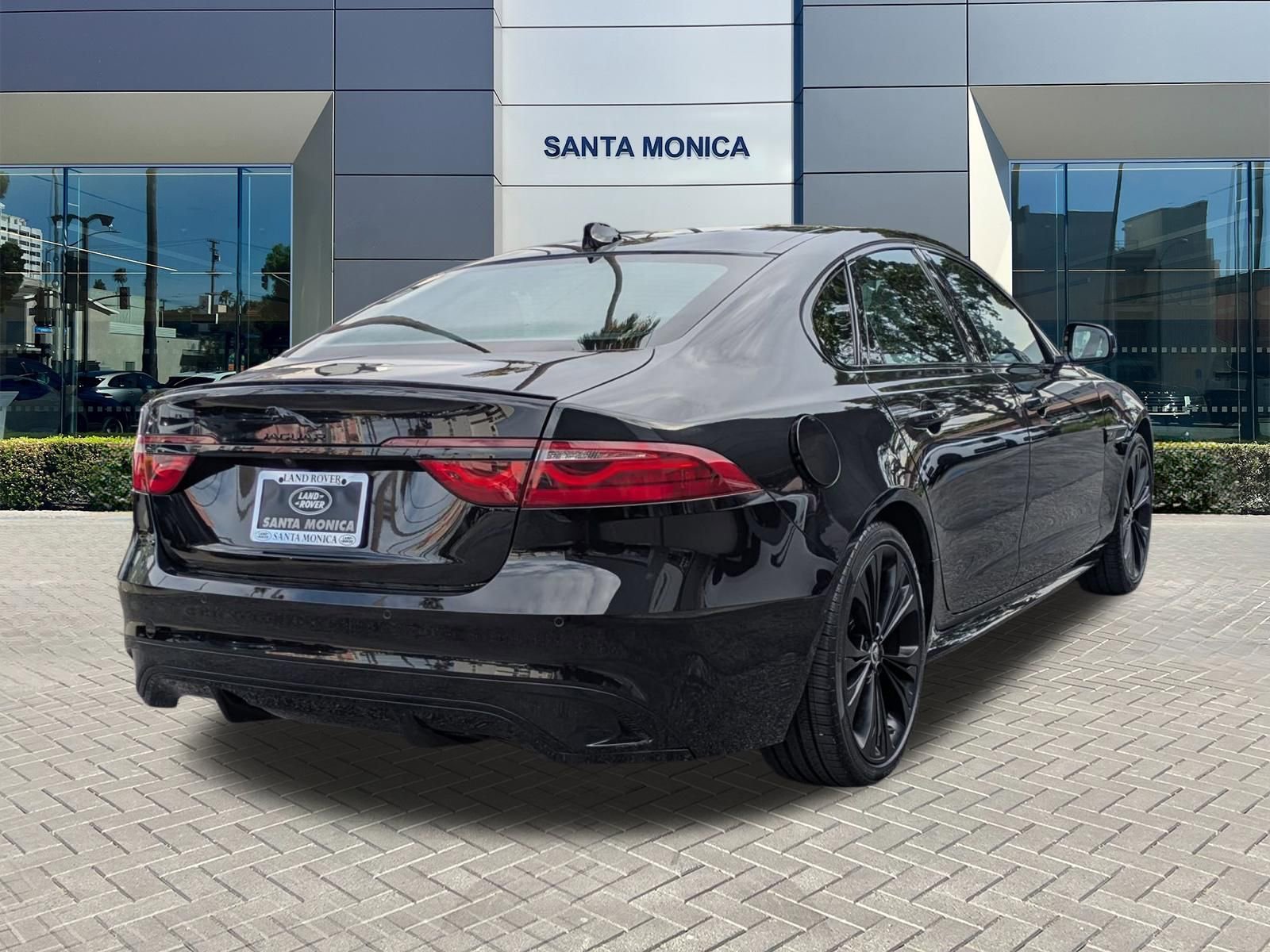 Used 2024 Jaguar XF R-Dynamic SE image 5