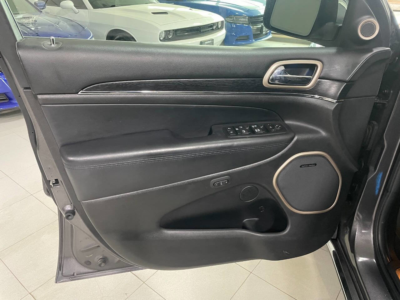 Used 2016 Jeep Grand Cherokee Summit AWD/4WD image 15
