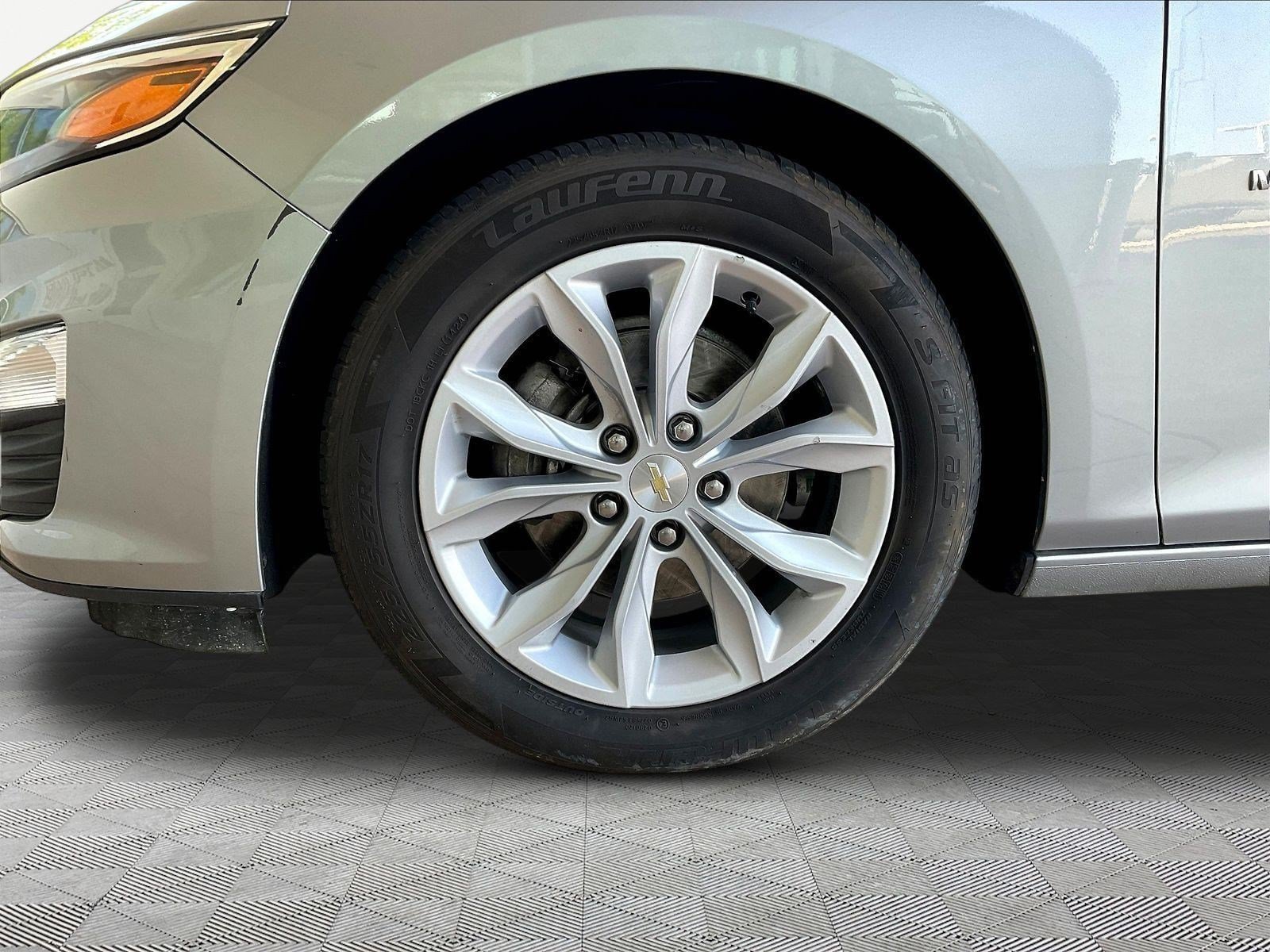 Used 2023 Chevrolet Malibu LT FWD image 34