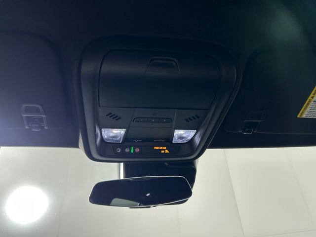 Certified 2023 Cadillac XT4 Sport w/ LPO, Onyx Lite Package image 24