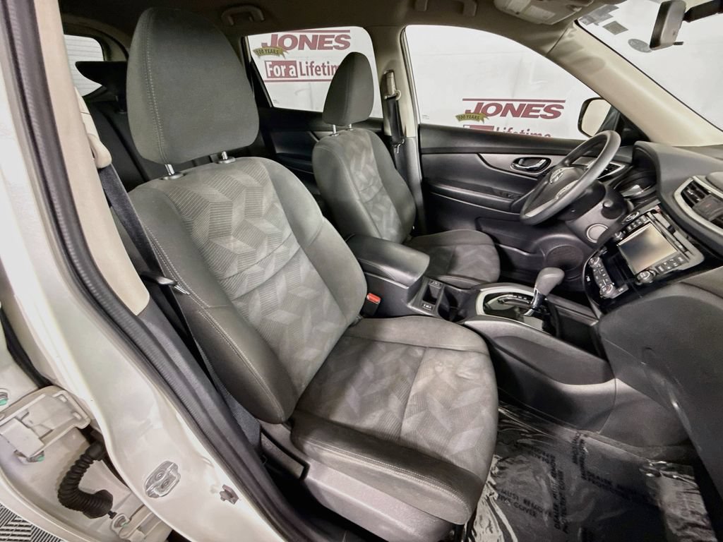 Used 2016 Nissan Rogue SV w/ SV Premium Package AWD/4WD image 31