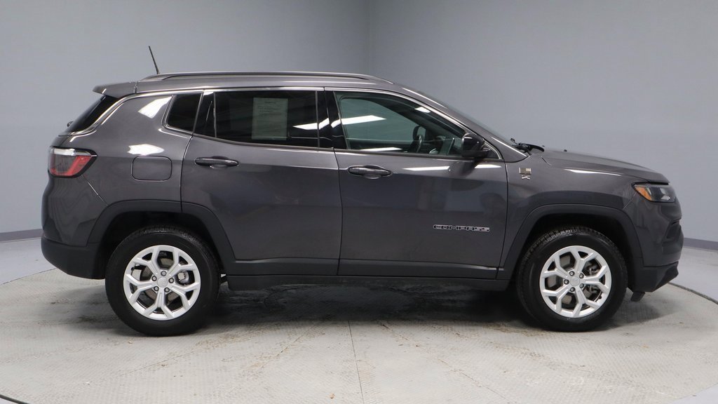 Used 2024 Jeep Compass Latitude image 11