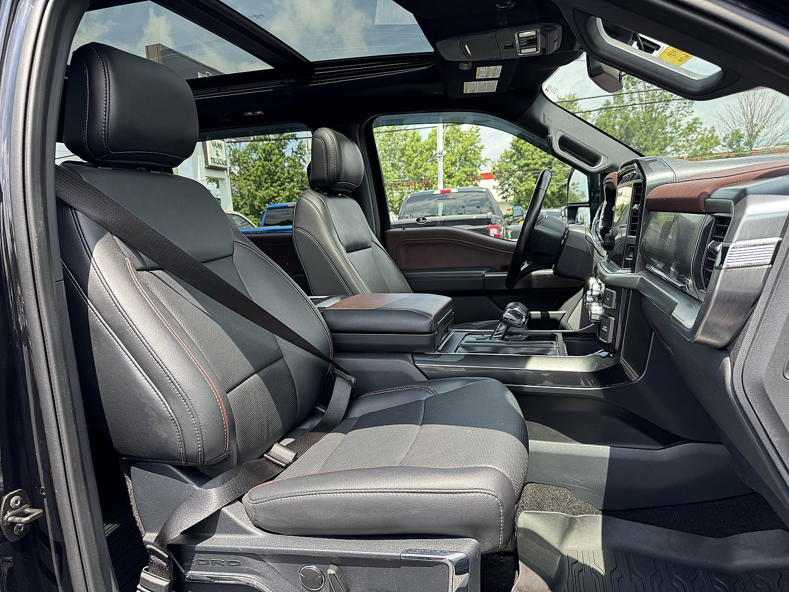 Used 2021 Ford F150 Lariat image 11