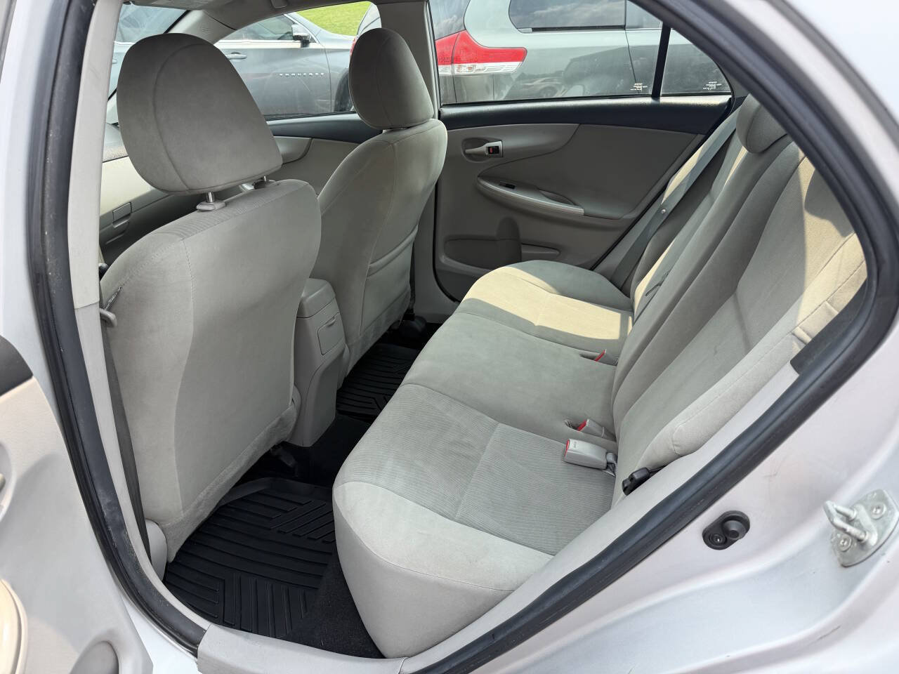 Used 2012 Toyota Corolla LE FWD image 9