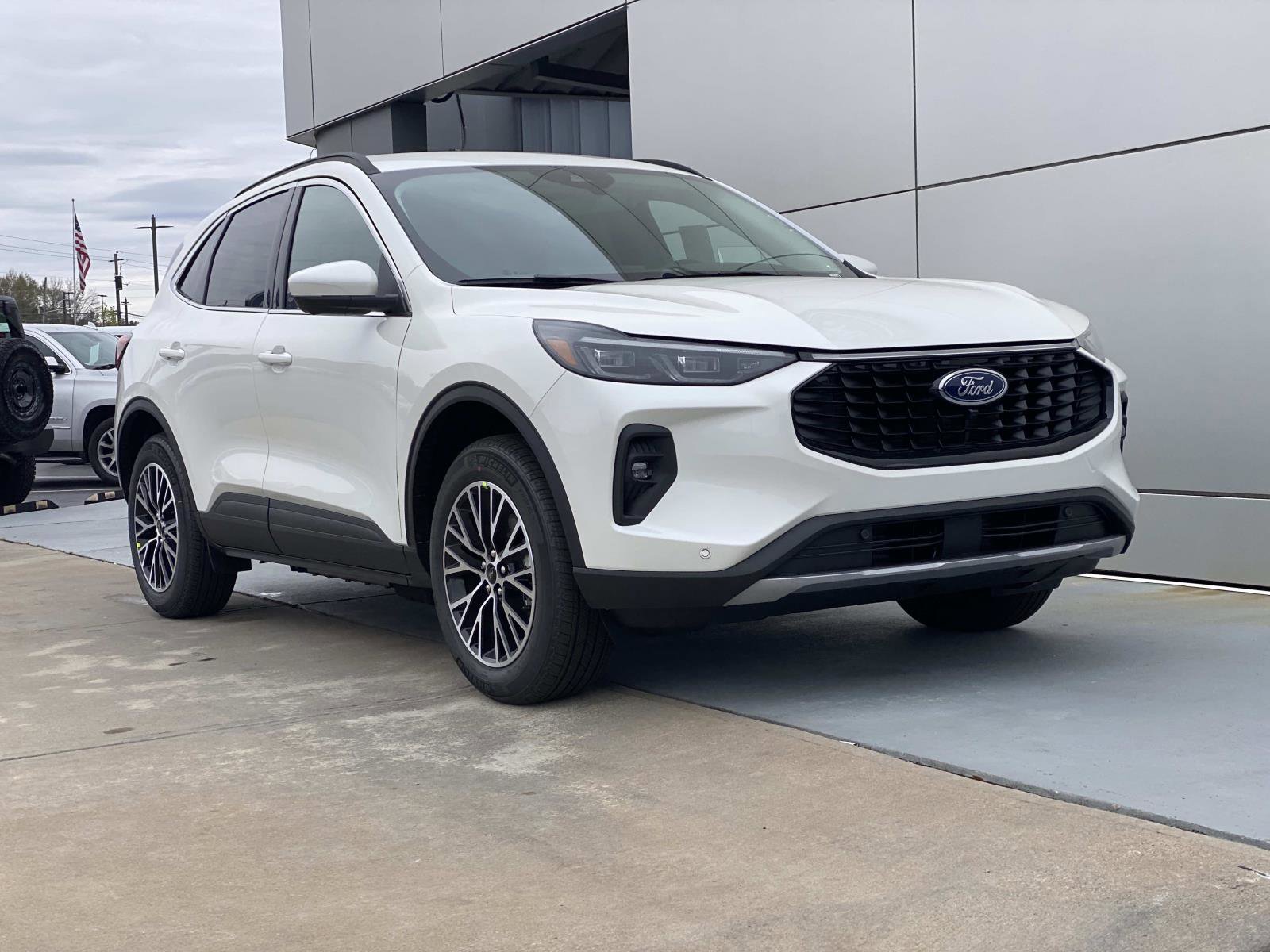 New 2026 Ford Escape SE w/ PHEV Premium Package image 2