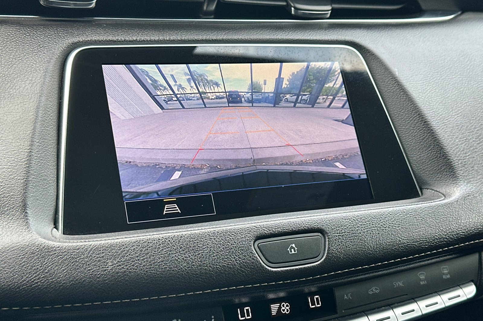 Used 2022 Cadillac XT4 Premium Luxury w/ Safety Alert Package AWD/4WD image 20