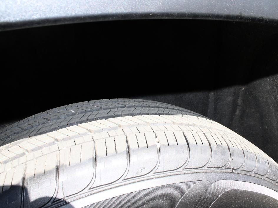 Used 2023 Chevrolet Traverse LT image 39