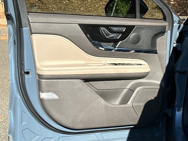 Certified 2023 Lincoln Corsair FWD w/ Equipment Group 101A image 12