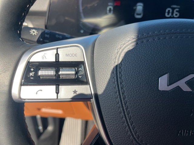 Used 2025 Kia Telluride AWD image 19