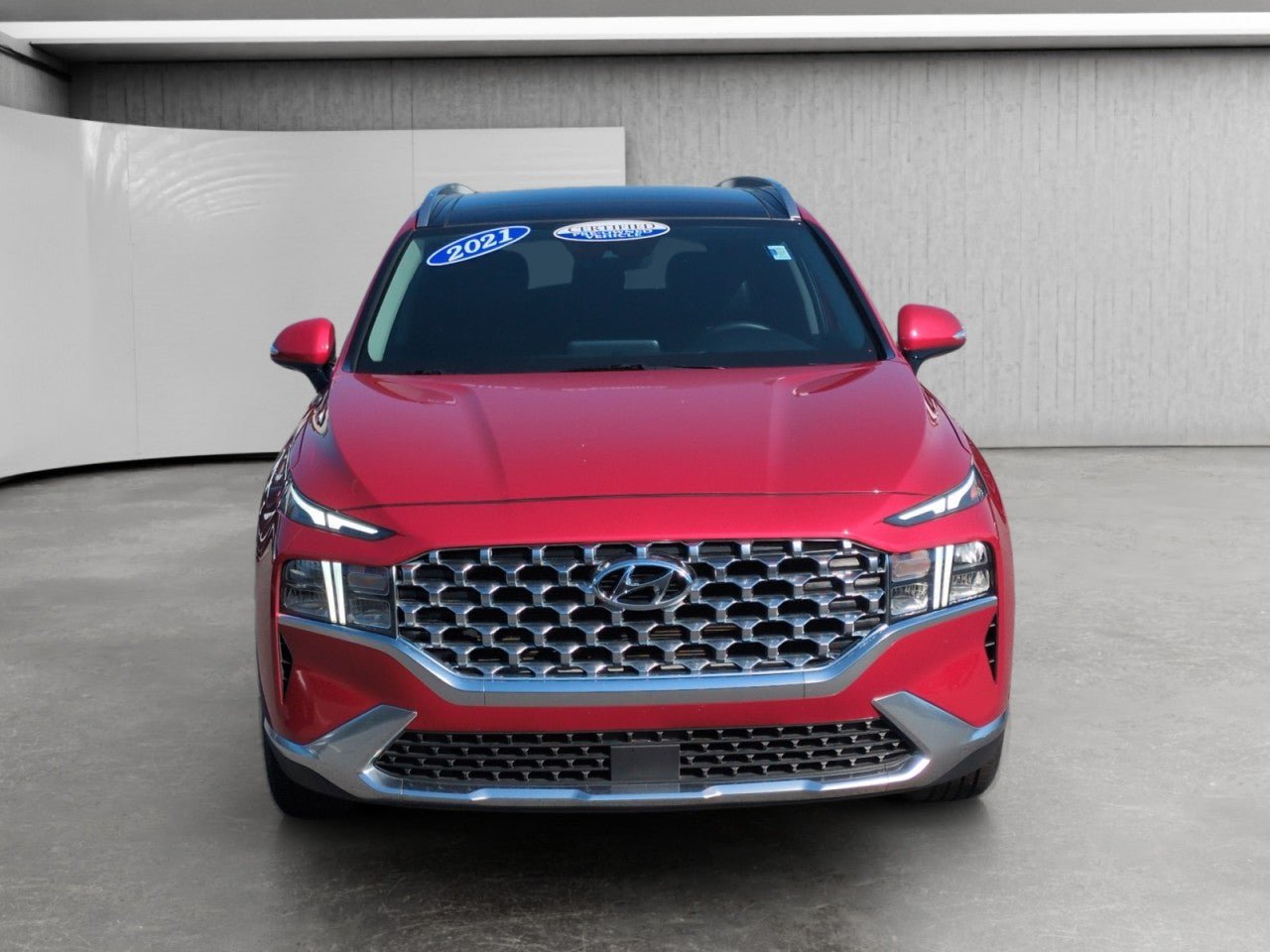Used 2021 Hyundai Santa Fe SEL w/ Convenience + Premium Package FWD image 2