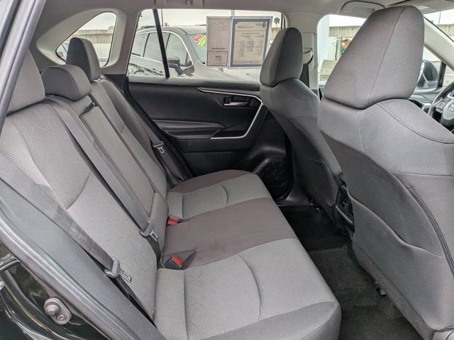Used 2024 Toyota RAV4 XLE AWD/4WD image 7